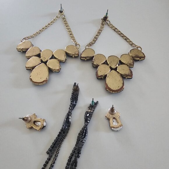 Jewelry Set: 4 Pairs of Blue Earrings and 1 Pair of Blue Flower Hair Clips - Picture 2 of 5